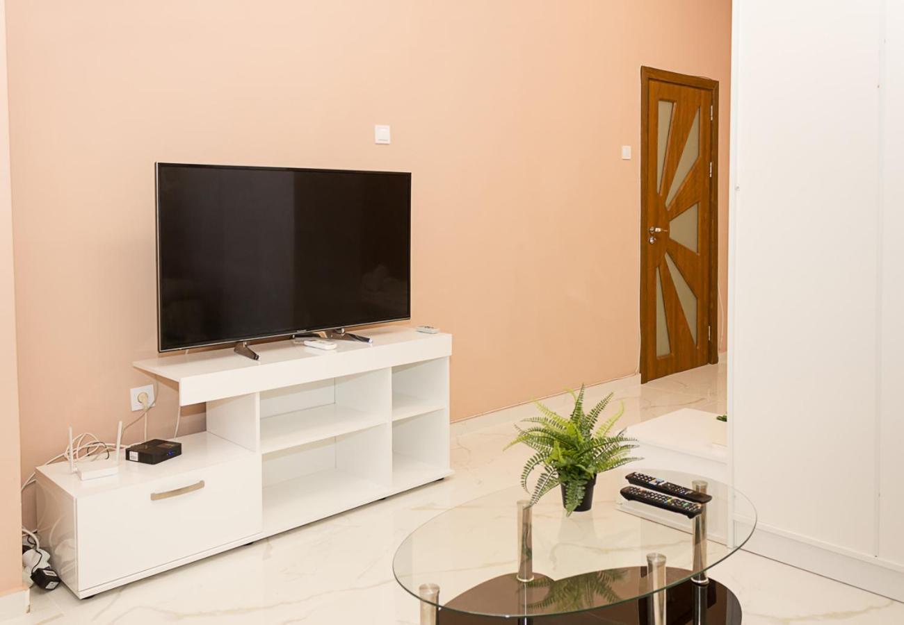 Apartment Comfy 1-bedroom In Chayka Neighbourhood By Flat Mаnаger Warna